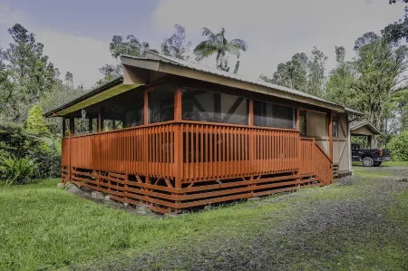 COZY HIDEAWAY IN THE OHIA RAINFOREST LOCATED BELOW VOLCANO NATIONAL PARK Отели в г. Ферн-Эйкрес