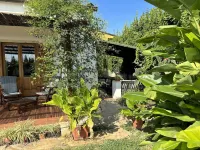 Villa Lucia with infinity pool and garden in an oasis of peace (Wi-Fi) 馮塔尼比安奇酒店