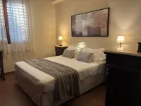 Villa Lucia with infinity pool and garden in an oasis of peace (Wi-Fi)