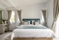 Luxurious 3 bed Lodge with private hot tub close to city of Cambridge - Pools