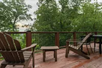 River Woods Retreat:10min to River, L2 EV, Hikes, 2 Fireplaces, Hottub, SP 10mi