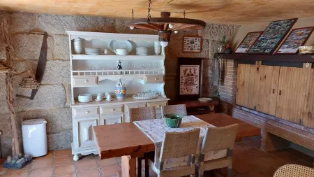 Mar y Montaña a Pocos Minutos Отели рядом с достопримечательностью «Praia do Tombo do Gato»