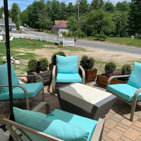 Glamorous cottage-glamping at Sebago Lake