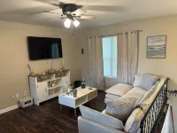 Cozy 4-bedroom house in enjoyable Lexington with WiFi, AC. Centrally located.