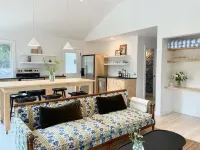 NEW Modern Catskills Cabin w/ HOT TUB & views