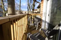 10 minute walk to the beach! Family- size condo