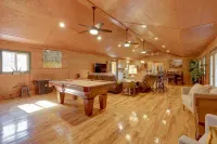 Stunning Tranquil River Lodge and 2 Cozy Cabins