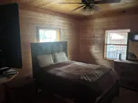 House/Boat house on the river!  Boat lift and boat ramp, sun deck, ice machine