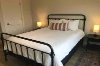 Private Scenic Stay at Sycamore Lane