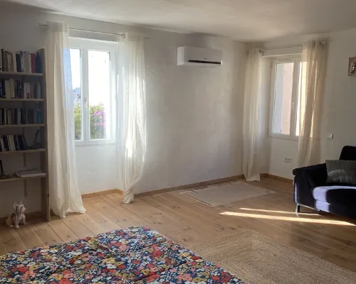 Pretty renovated village house 5 minutes from a beautiful fishing port Hotels in Centuri