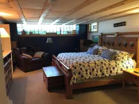 Cozy Cottage 5 minutes to downtown and beach