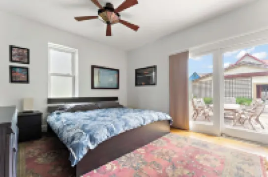 Victorian With An Amazing Location, Incredible Yard With Private outdoor Hot tub Hotels in 