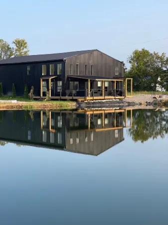 The Barn Loft at Catawba Farm - 30 min from the Ark Encounter