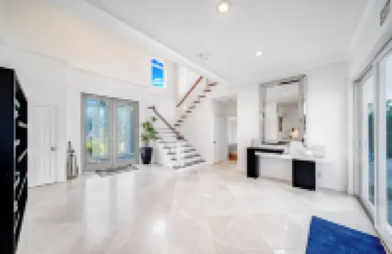 Waterfront Antique Mansion! Heated Pool+Hot Tub!