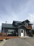 Gorgeous Lakeside Chalet