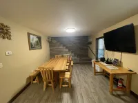 Brand New Lodge Located 10 min from Lake Michigan, 45 min from Lake Superior