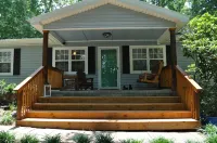 Daffodil Hollow Songwriter & Artist Retreat Cottage Leipers Fork, Natchez Trace - balcony