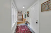 Sunny Waterfront Family Friendly Little Sebago Home - Wifi