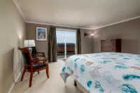 Stunningly Beautiful High Bank Waterfront Property! Hotel in zona Dugualla Bay Farms