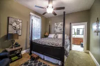 Beautiful Remodel Victorian home located in the heart of down town Hotel in zona The Galaxy Connection