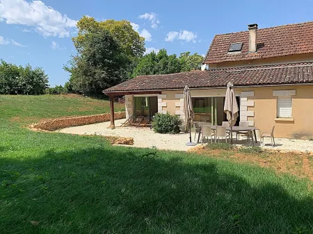 All Cottages de Monciaux Swimming pool Tennis (16/22 Pers) Отели в г. Буру