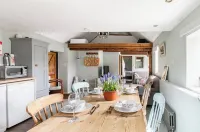 Tranquil grade II listed barn next to historic windmill