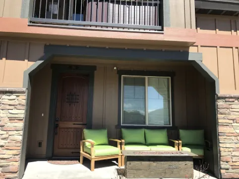 Luxury Condo Park City- Private Hot Tub, Near Ski Resorts, bike trails, & golf.