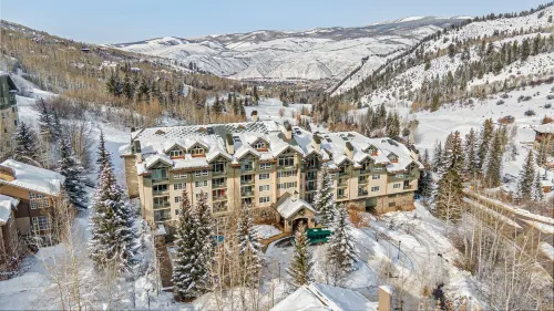 Ski In Ski Out, Mountain Modern, Exceptional Location and Gorgeous Views!!!