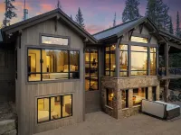Big Sky Summit Chalet / Ski-in • Hot Tub • Wi-Fi Hotels near Big Sky Resort