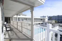 Couples Retreat w/ Partial Ocean View; Pet Friendly w. pool