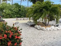 KCB-access Private Cabana Club,Dock on Canal,PET Friendly, Pickle ball courts Sombrero Reef附近的飯店