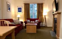 Stratton 1 Bedroom Long Trail Condo, Walk to Village and Lifts