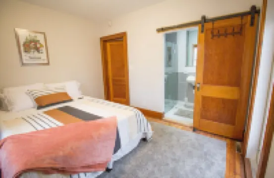 Entire House with a hot tub within a block to Frankenmuth's Main street.