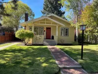 Historic Downtown │Walk Everywhere │Private Hot Tub │One Block to River
