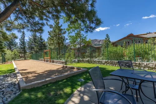 Spectacular Ski-in/Ski-Out Condo with 5-Star Appeal