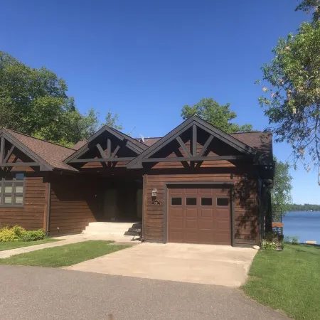 Large Bay Lake Lakefront Cabin w/Game Room & Water-View Deck, Dock and more…