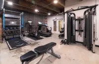 New Downtown Apartment w/ Free Parking! Walk to Orpheum, Fedex Forum, and Beale!