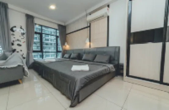 Molek Little Joy Studio 4Pax Bathtub with Balcony