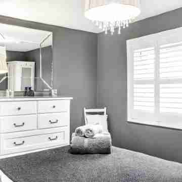 Private decking area & Central location  within 5 min walk of town. Rooms