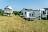 NEW! Farmhouse- Backyard of Shenandoah Nat'l Park