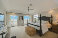 Breathtaking 250' Bayfront home w/ private pool