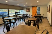 Super 8 by Wyndham Great Falls City Center - Frühstück