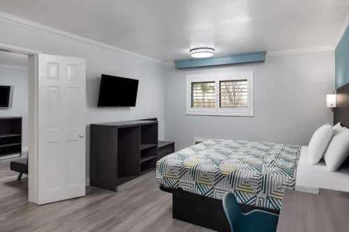 Travelodge by Wyndham Lemoore Near Naval Air Station Hotels in Hanford