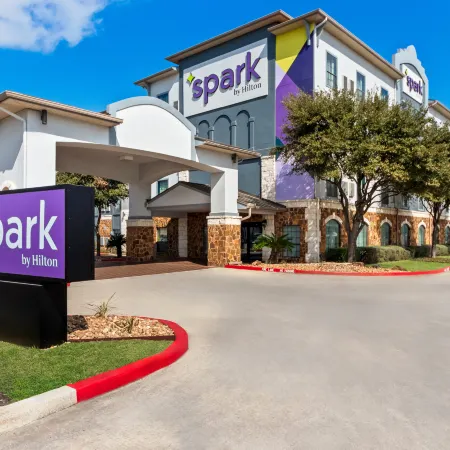 Spark by Hilton San Antonio Near Seaworld Отели рядом с достопримечательностью «Аквапарк Акватика в Сан-Антонио»