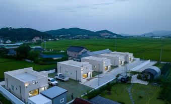 Gyeongju Hathor Pool Villa