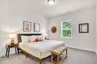 2BR Greer Condo: Pet-Friendly, King Beds, Fire Pit Hotels in Greer