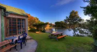 Stanley Lakeside Spa Cabins