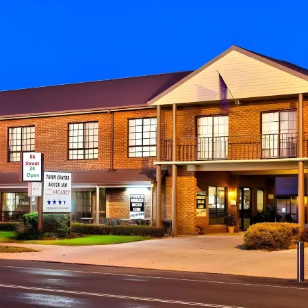 Holbrook Town Centre Motor Inn