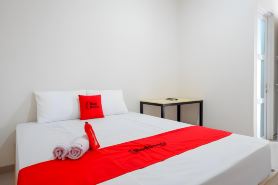 RedDoorz near Lippo Plaza Buton