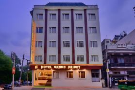 Grand Hridey 1 Minute from Railway Station